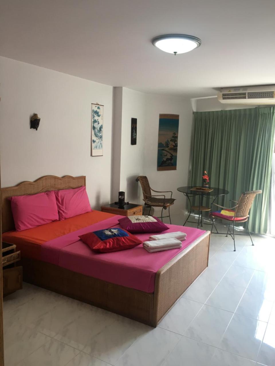 B&B View Talay 1B Apartments Pattaya Exterior photo
